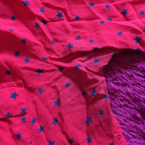 Old Navy red starry semi-button down top 💫 - Picture 11 of 12